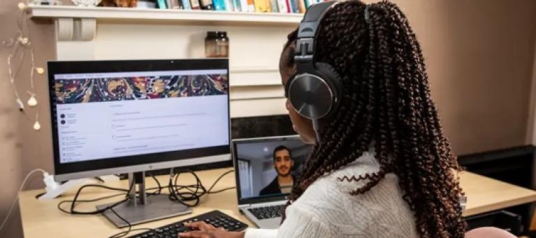 Image of an online learner looking at a screen